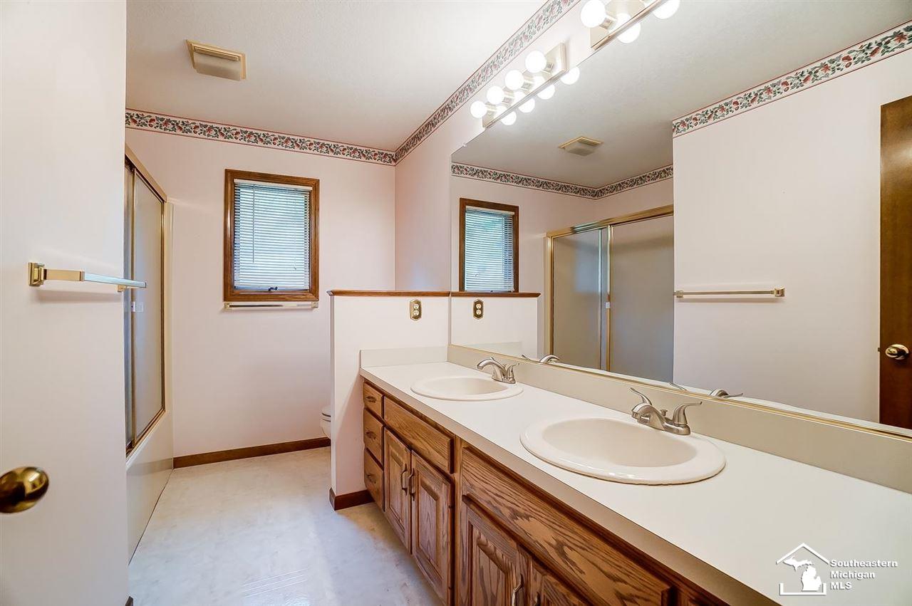 2304 West Sterns Road Temperance, MI 48182 - Photo 40 of 62 50052477-39.JPG