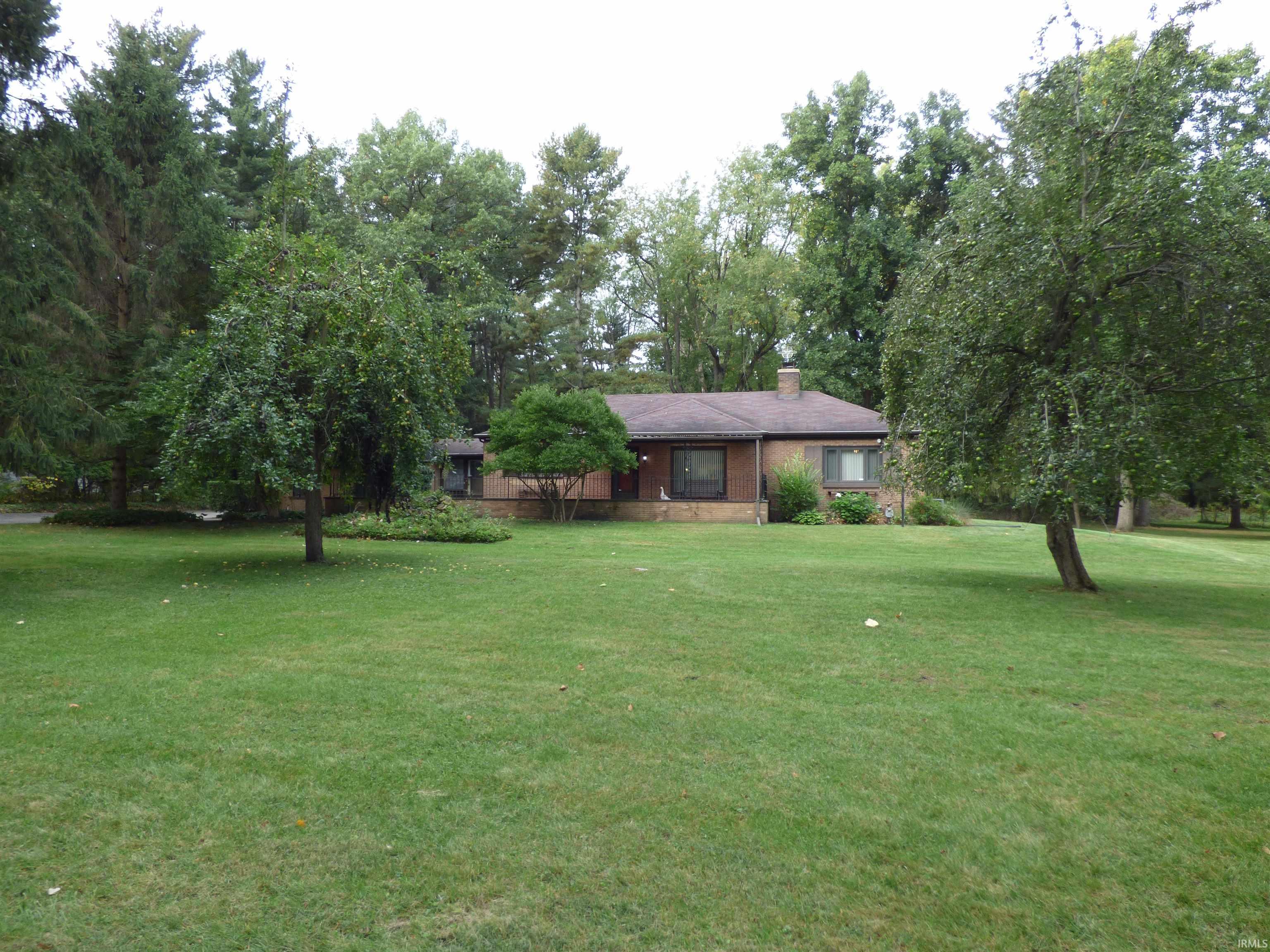2731 Locust Road South Bend, IN 46614 - Photo 1 of 36 Gallery Image 1