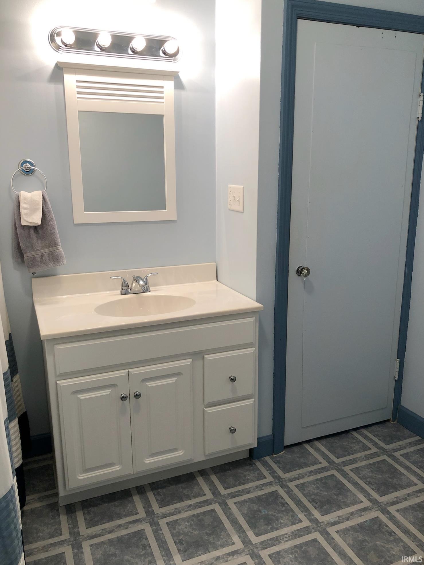 2731 Locust Road South Bend, IN 46614 - Photo 18 of 36 Gallery Image 18