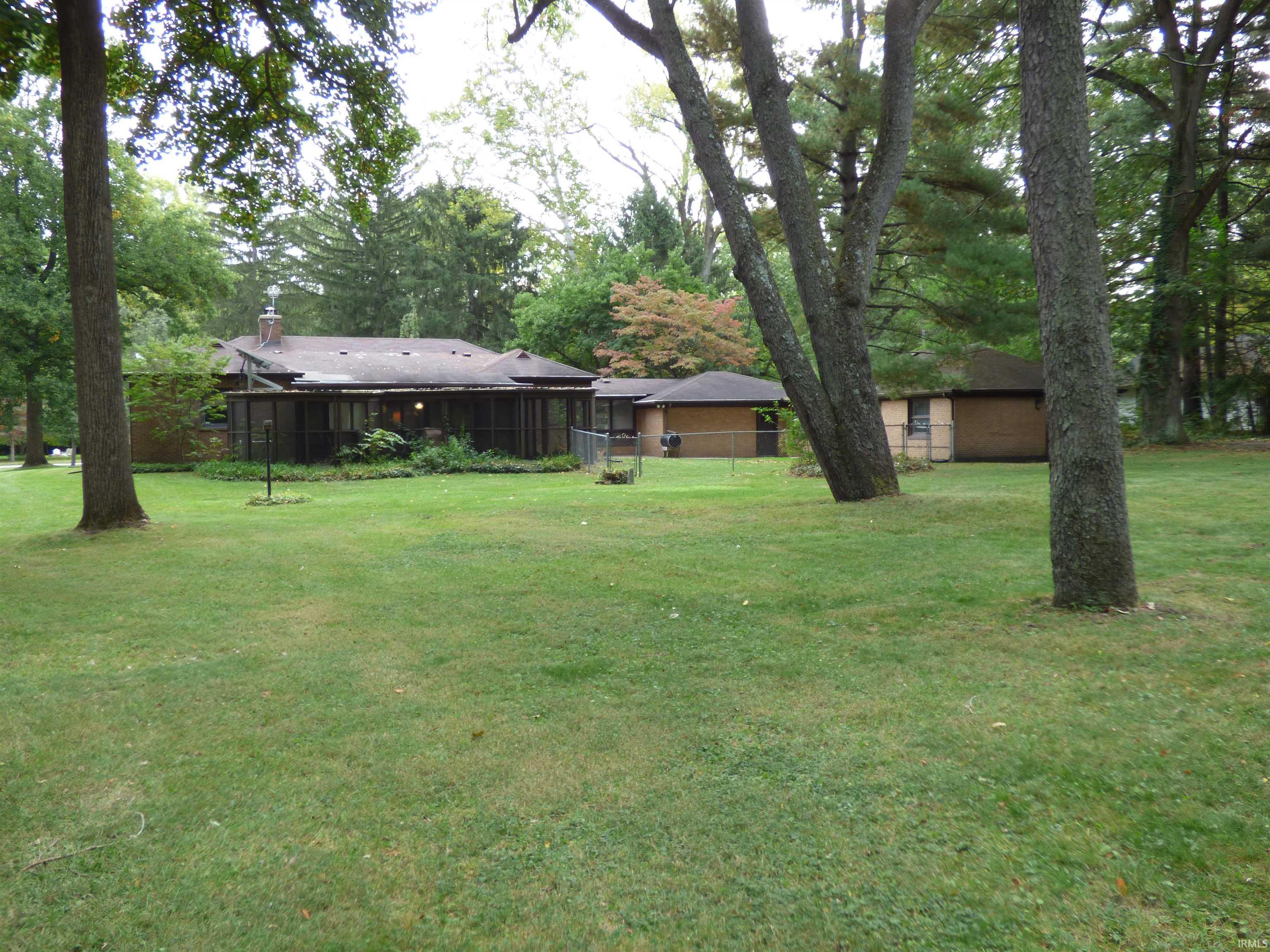 2731 Locust Road South Bend, IN 46614 - Photo 31 of 36 Gallery Image 31