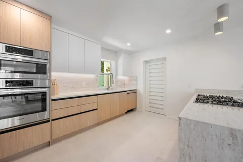 $1,849,000 | 107 Sandal Lane, Unit 2, Palm Beach Shores, FL 33404