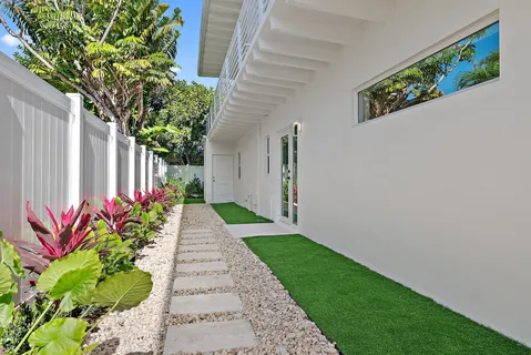$1,849,000 | 107 Sandal Lane, Unit 2, Palm Beach Shores, FL 33404