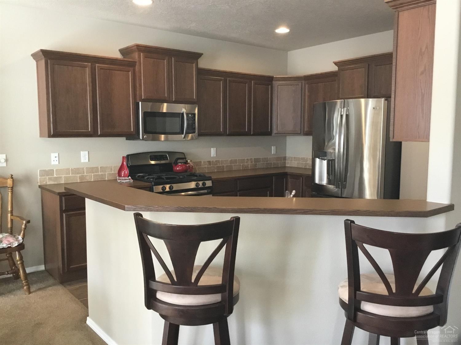 2823 Northeast Spring Water Place Bend, OR 97701 - Photo 8 of 23 Gallery Image 8
