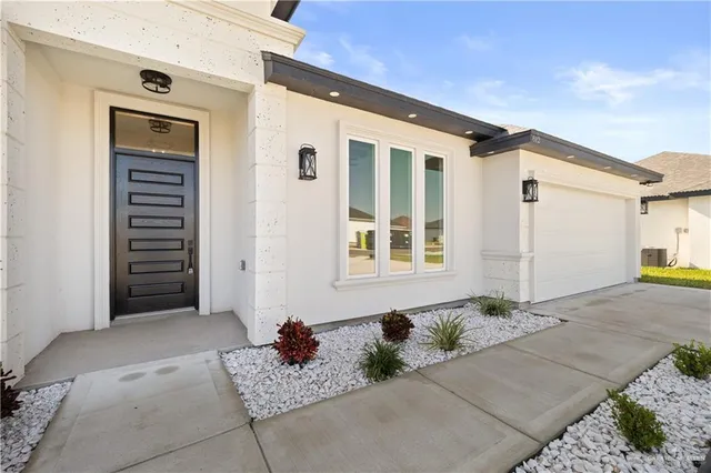 $327,500 | 812 Spring Drive, Alton, TX 78573