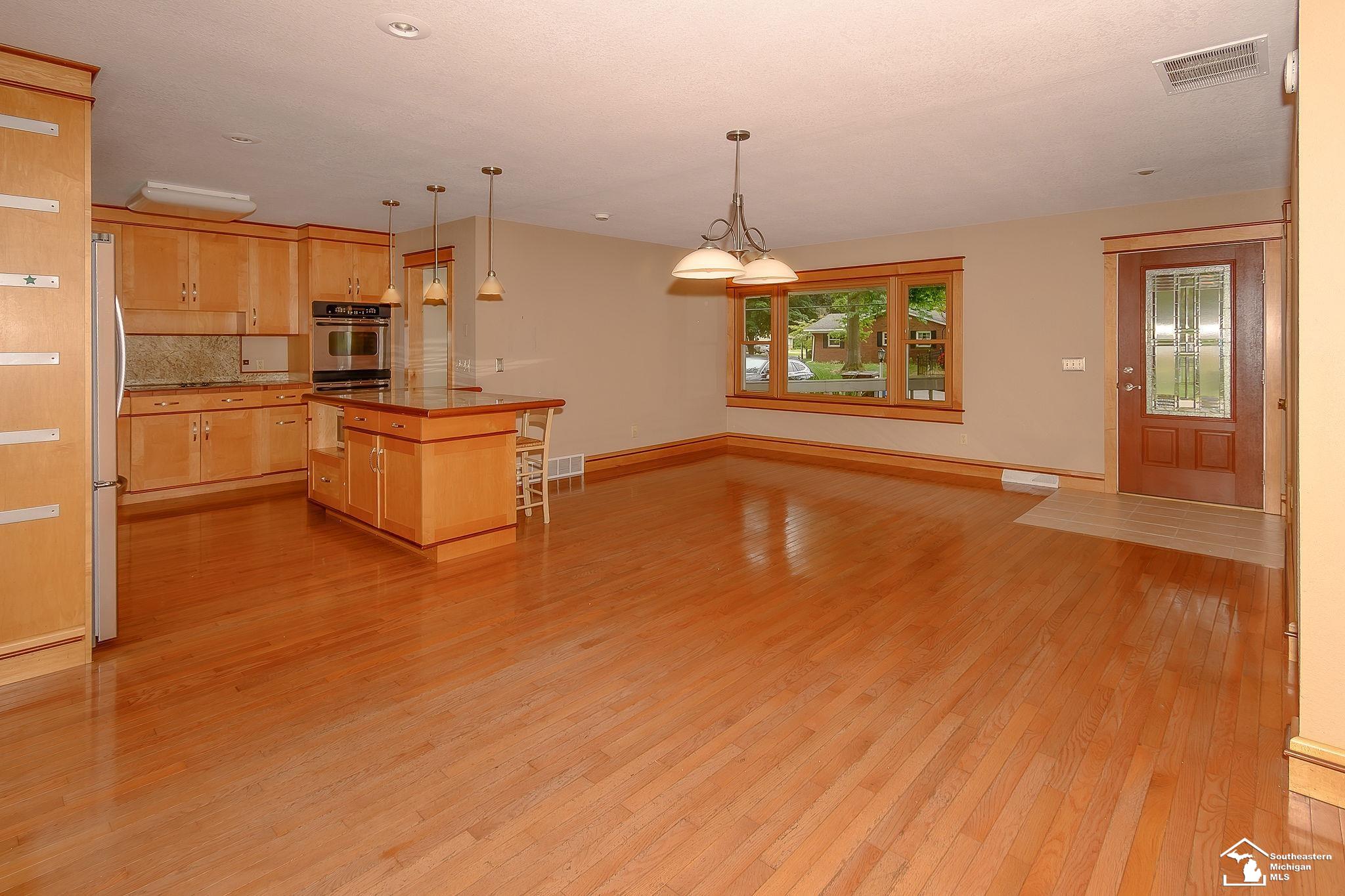 7904 Comanche Trail Temperance, MI 48182 - Photo 6 of 21