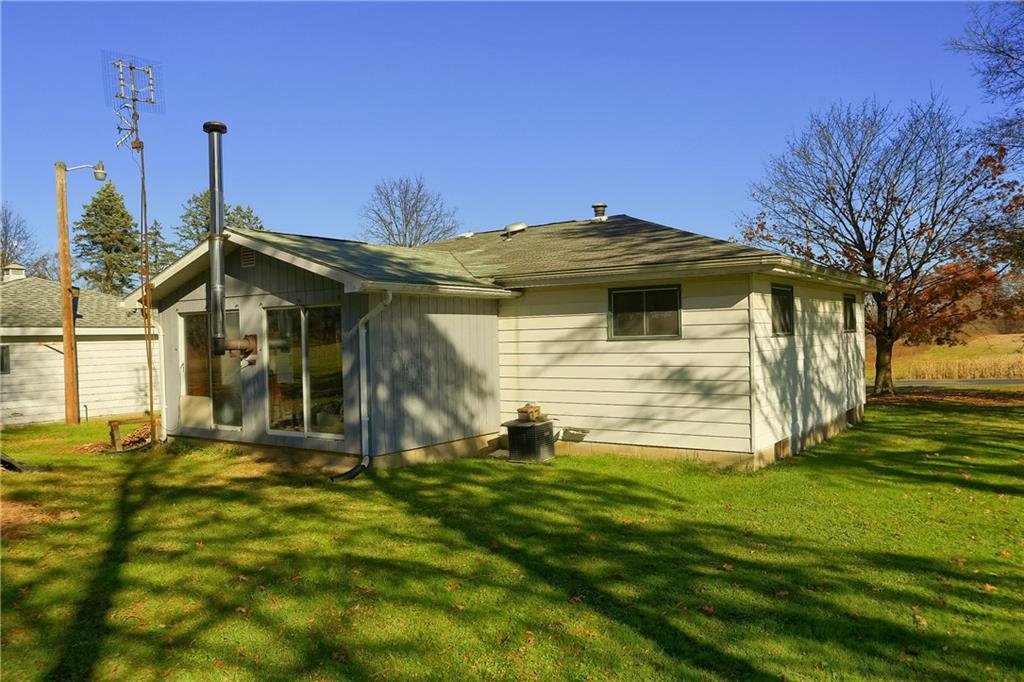 335 McCaslin Road New Castle, PA 16101 - Photo 29 of 31 a front view of a house with a yard