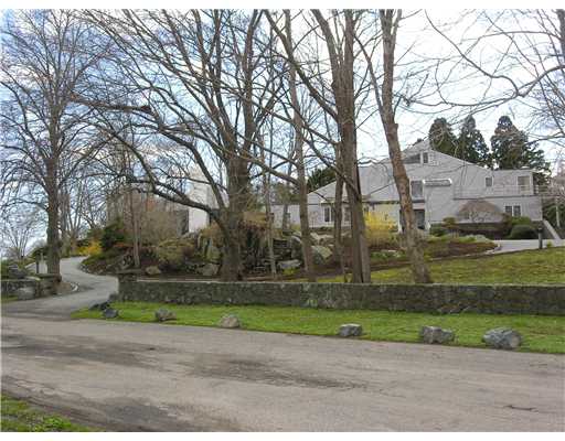 74 Beacon Hill Road Newport, RI 02840 - Photo 1 of 12 Exterior Front.