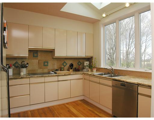 74 Beacon Hill Road Newport, RI 02840 - Photo 9 of 12 Kitchen.