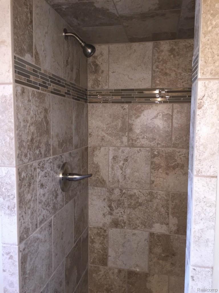 16668 Wayne Road Livonia, MI 48154 - Photo 20 of 31 2015-06-11 14.58