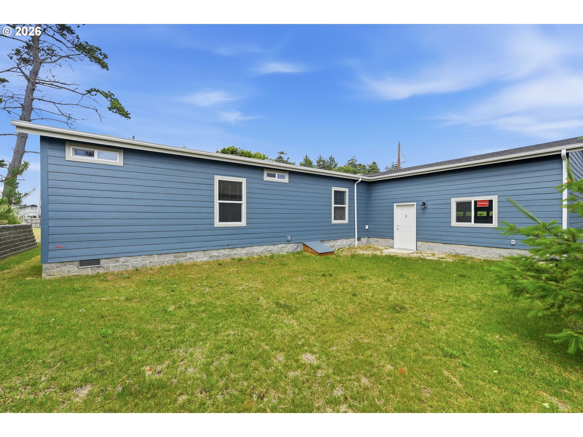 1560 Monroe Street North Bend, OR 97459 - Photo 33 of 36