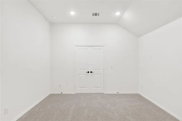 an empty room with an empty space