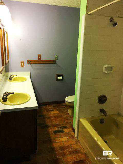 23220 McPhillips Road Loxley, AL 36551 - Photo 14 of 29 Master Bath