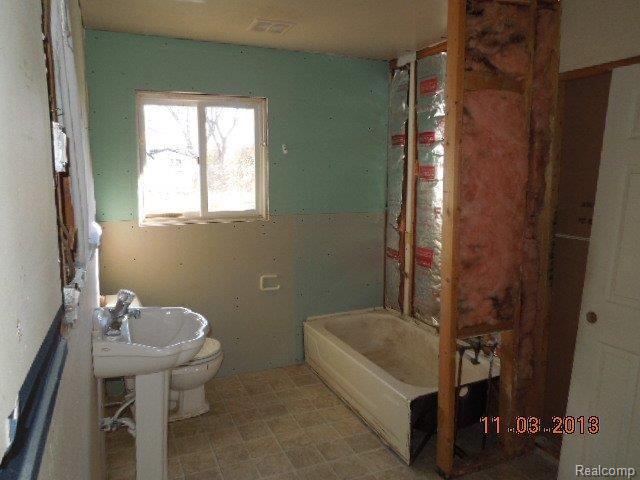16525 Beech Daly Road Taylor, MI 48180 - Photo 4 of 11 005.JPG