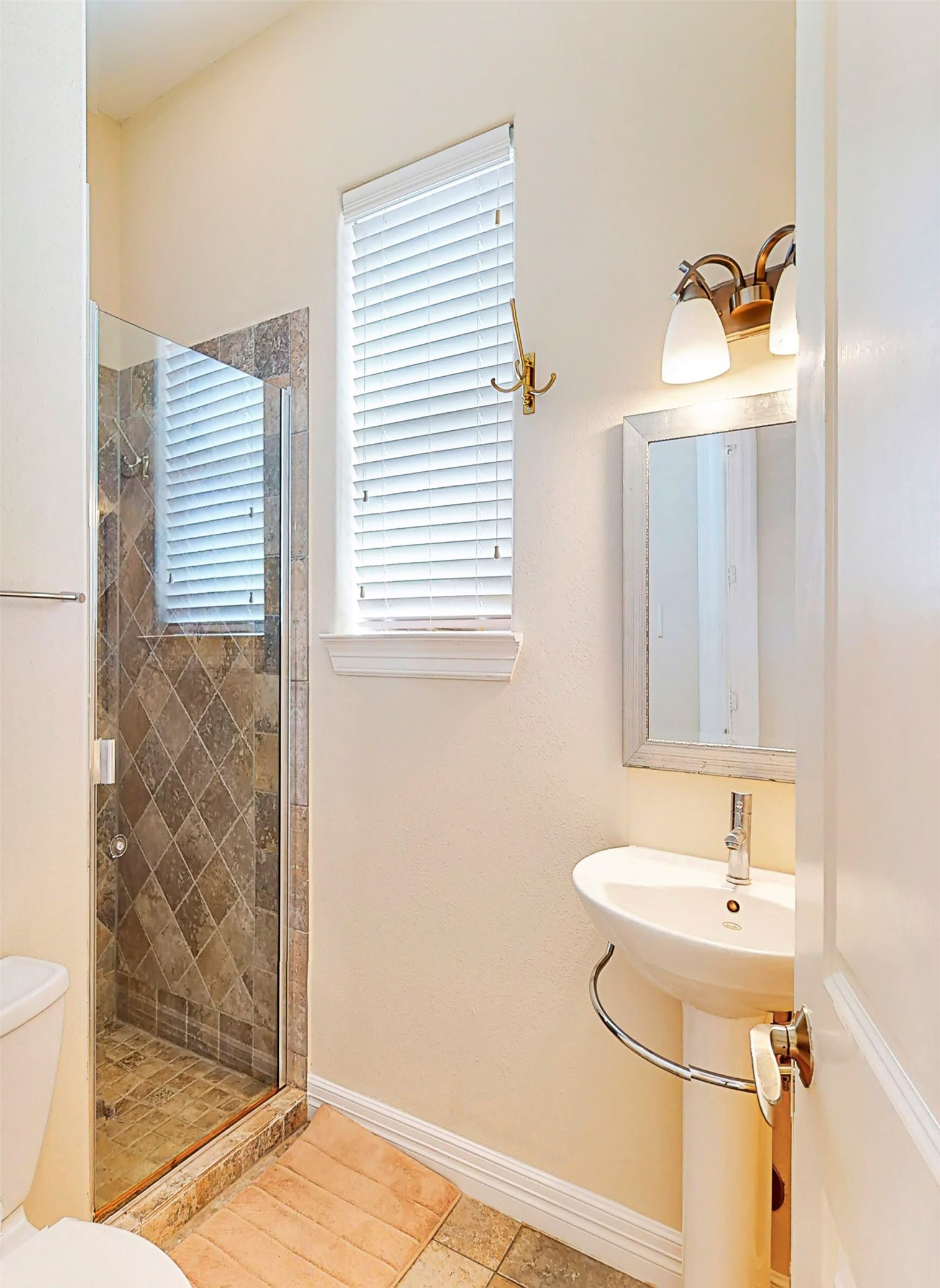 2104 State Street Houston, TX 77007 - Photo 24 of 41 Bathroom of the 3rd bedroom.