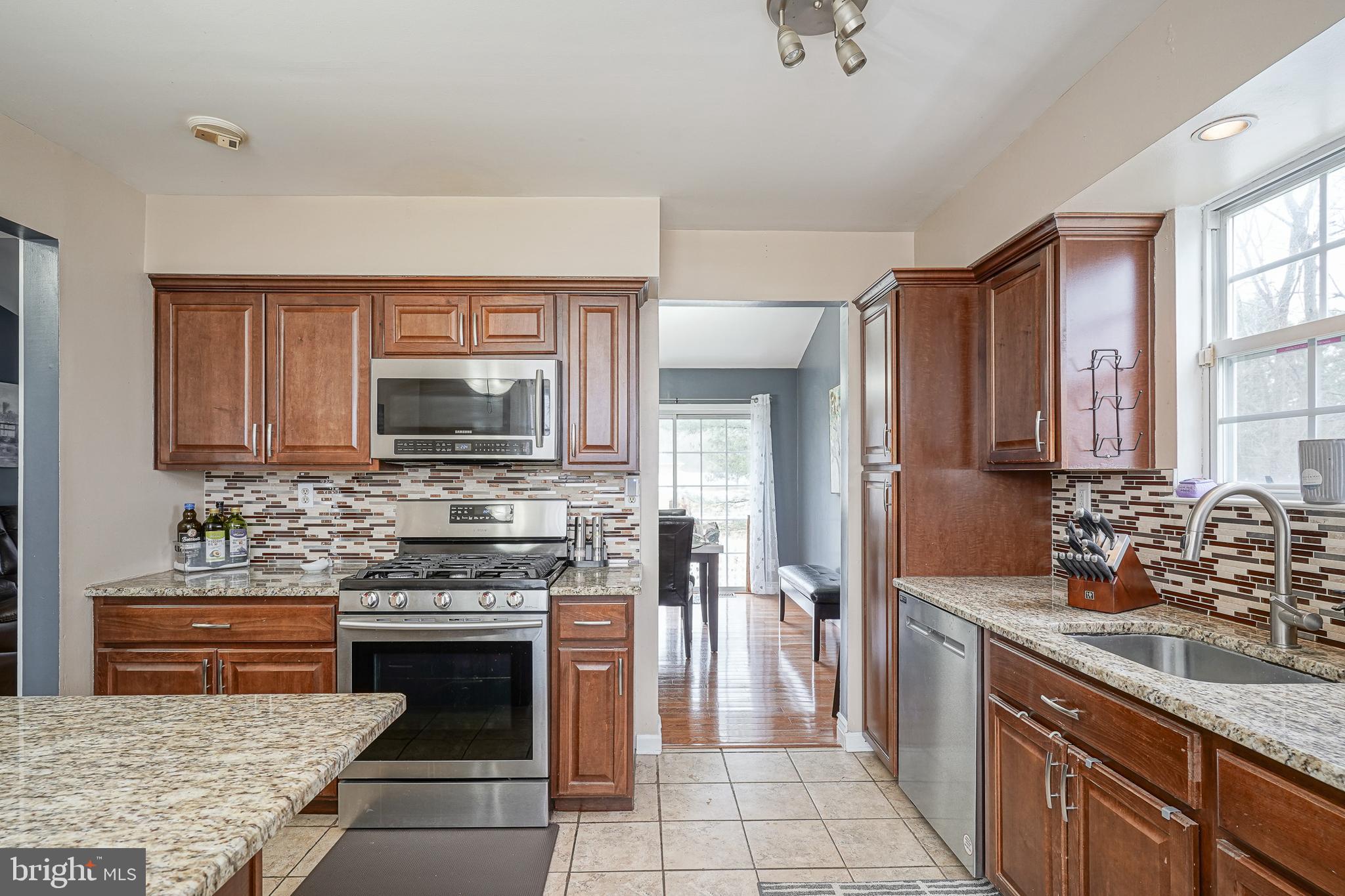 112 Glasswycke Drive Glassboro, NJ 08028 - Photo 7 of 34 Kitchen