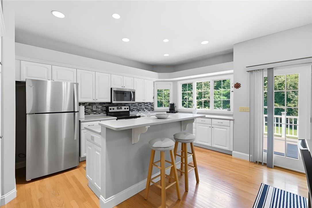 3 Connor Lane Barrington, RI 02806 - Photo 8 of 46