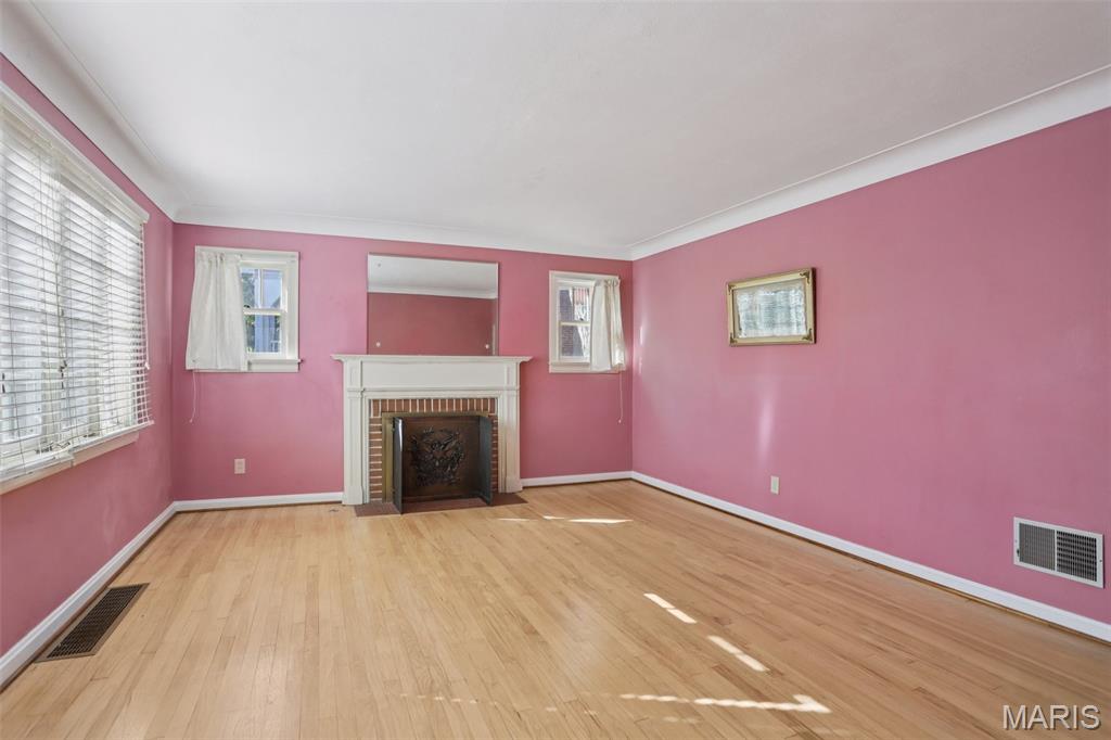 4519 Ringer Road St. Louis, MO 63129 - Photo 4 of 30 Gallery Image 4
