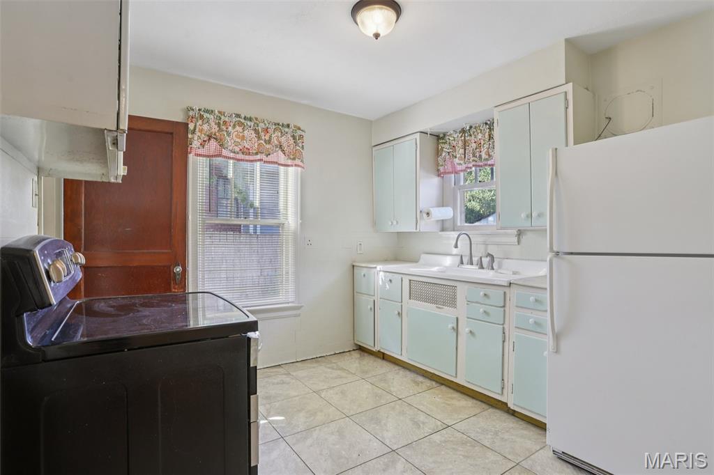 4519 Ringer Road St. Louis, MO 63129 - Photo 8 of 30 Gallery Image 8