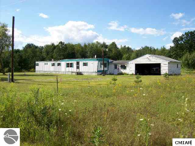 5900 West Miller Road Shepherd, MI 48883 - Photo 6 of 9 1766882-5.JPG