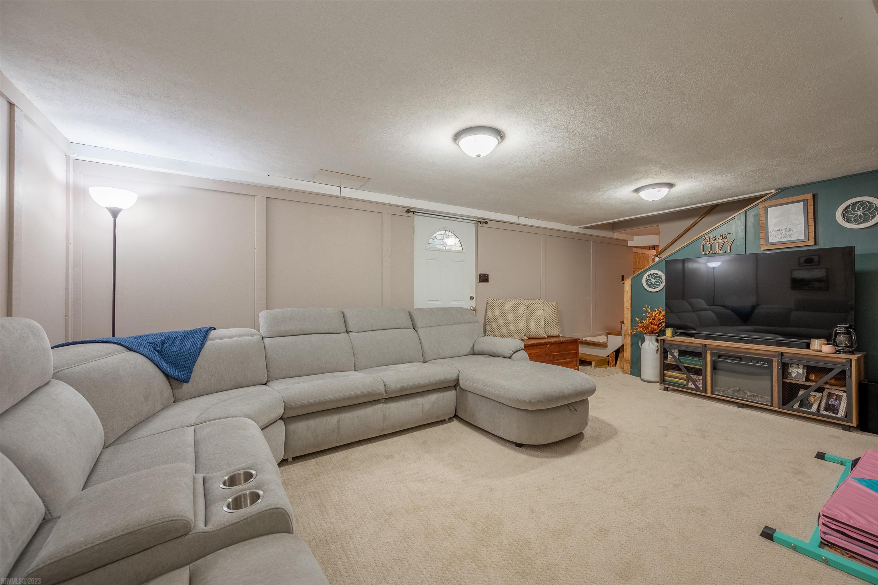 1035 Reading Road Christiansburg, VA 24073 - Photo 15 of 24 Gallery Image 15