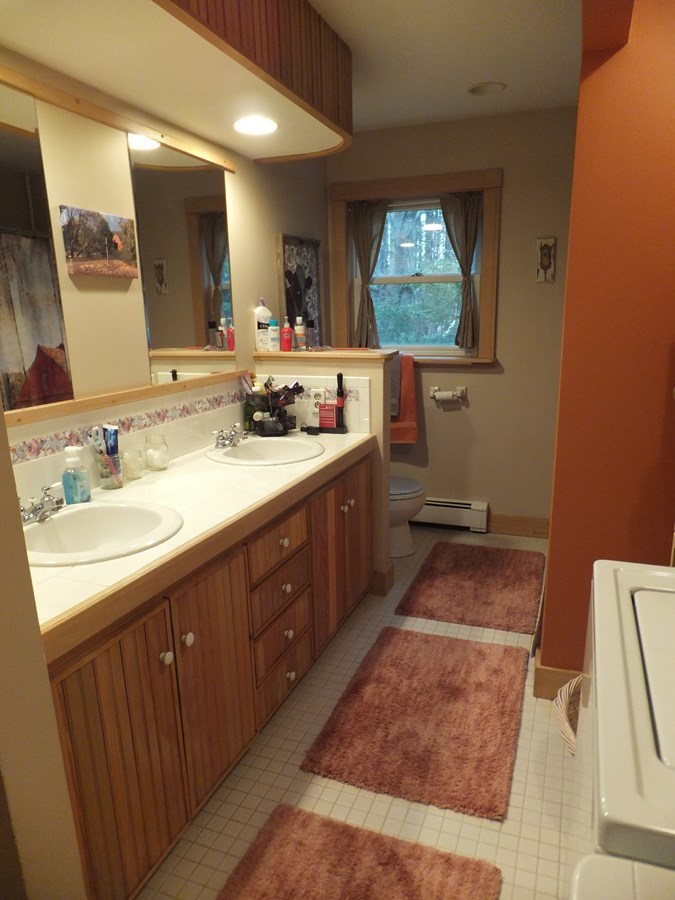586 East Kasson Road Maple City, MI 49664 - Photo 25 of 47 1829423-24.JPG