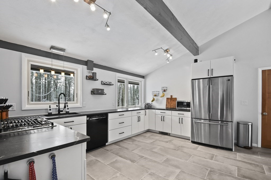 13 No Name Road Stow, MA 01775 - Photo 6 of 30
