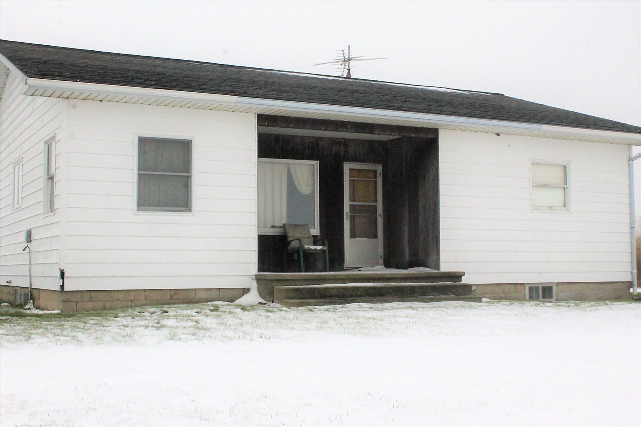 1096 East Johnson Road Ithaca, MI 48847 - Photo 2 of 19 1856095-1.JPG