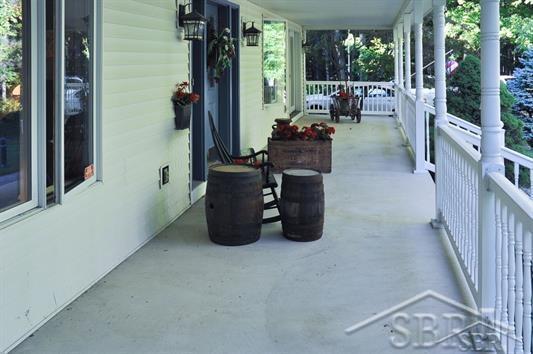3659 North Gleaner Road Freeland, MI 48623 - Photo 3 of 31 31330913-2.JPG