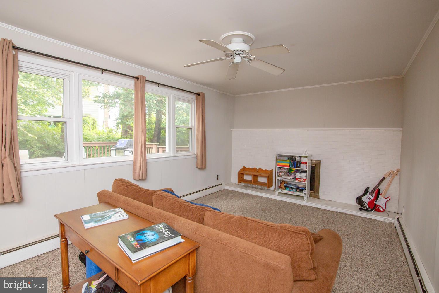 614 Brookhaven Road Wallingford, PA 19086 - Photo 11 of 26 Family Room