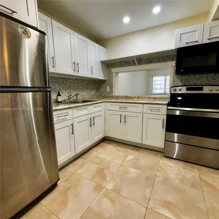 $1,550 | 215 Southeast 3rd Avenue, Unit 203A, Hallandale Beach, FL 33009
