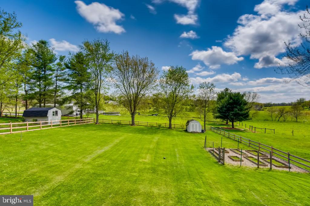 1033 Uniontown Road Westminster, MD 21158 - Photo 2 of 28