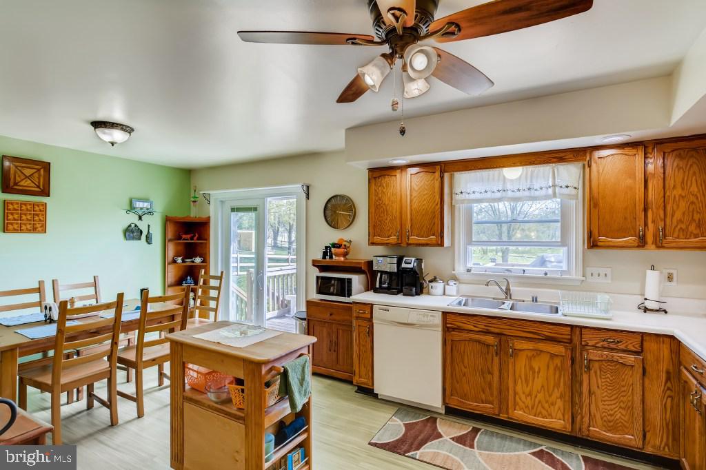 1033 Uniontown Road Westminster, MD 21158 - Photo 11 of 28