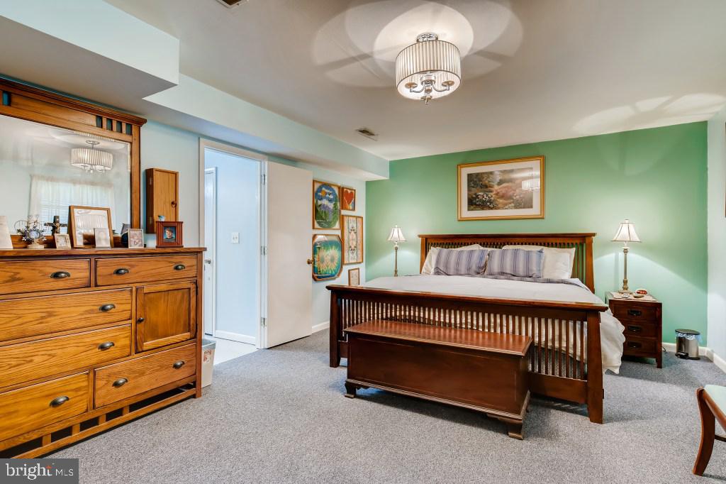 1033 Uniontown Road Westminster, MD 21158 - Photo 17 of 28