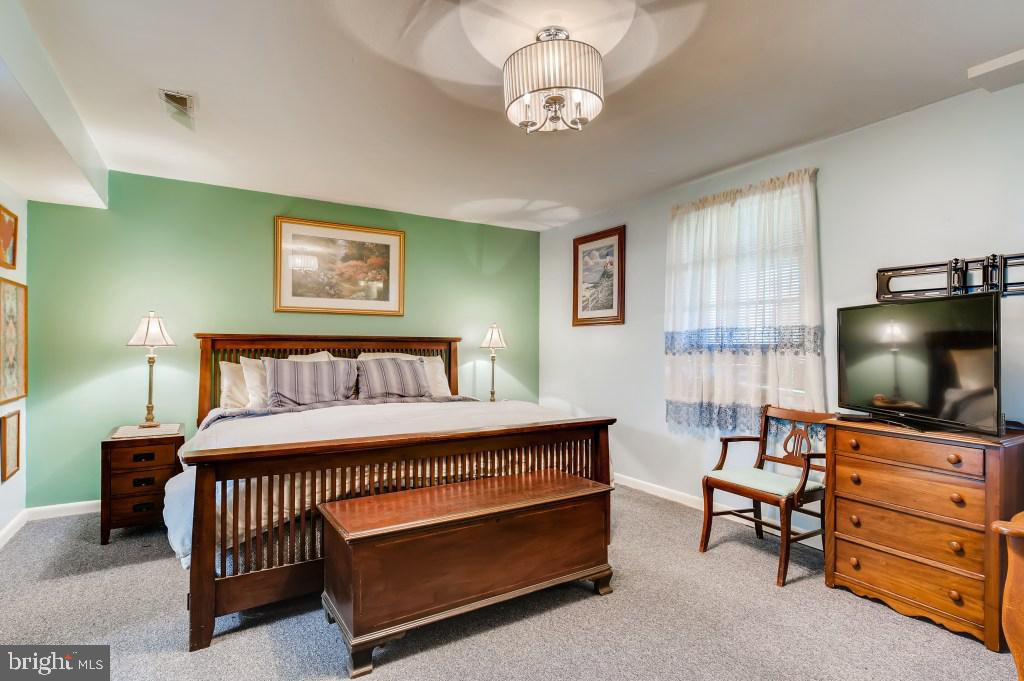 1033 Uniontown Road Westminster, MD 21158 - Photo 18 of 28