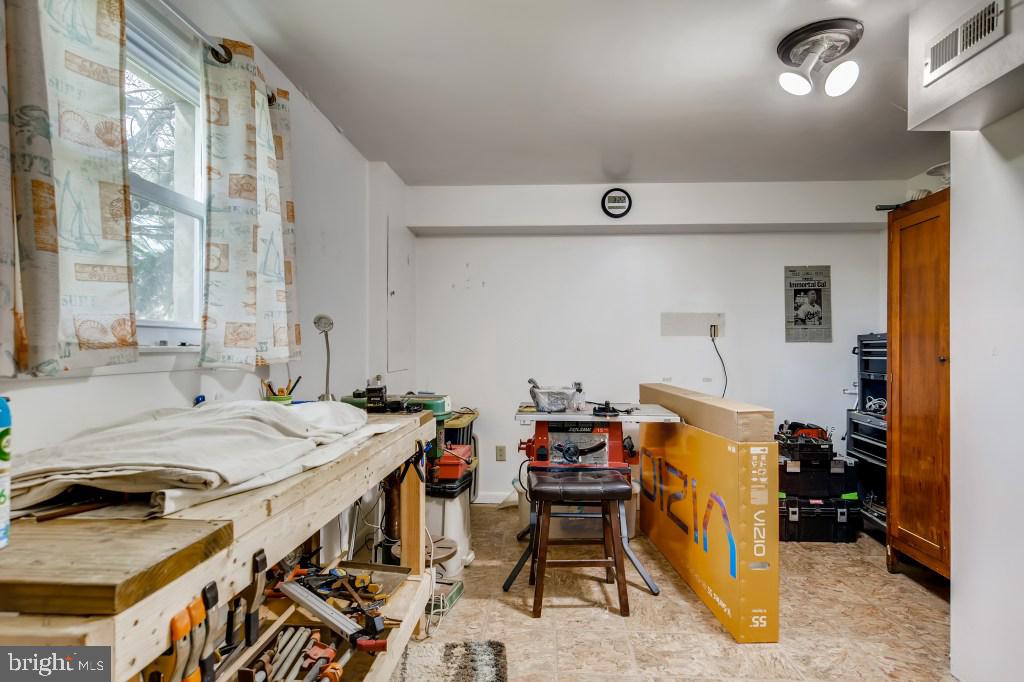 1033 Uniontown Road Westminster, MD 21158 - Photo 23 of 28