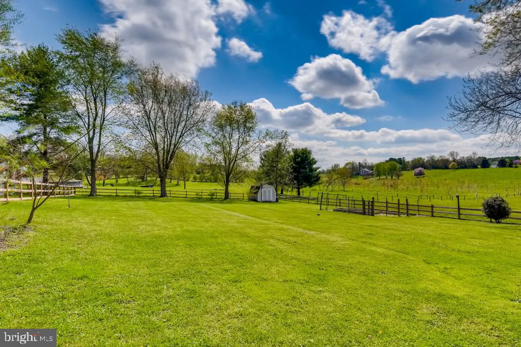 1033 Uniontown Road Westminster, MD 21158 - Photo 4 of 28