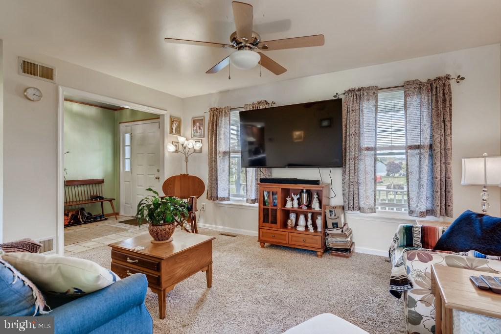 1033 Uniontown Road Westminster, MD 21158 - Photo 10 of 28