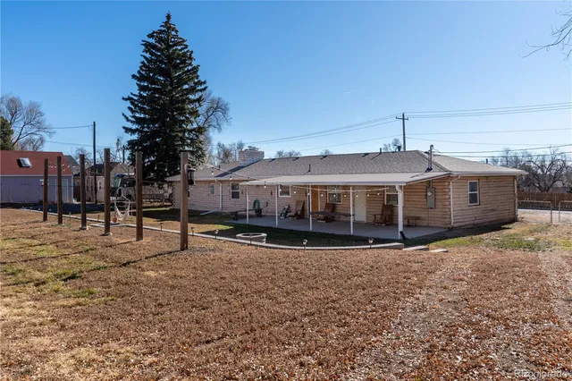 a house view with a outdoor space