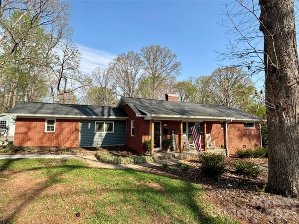 $500,000 | 109 Green Acres Road, Mount Holly, NC 28120