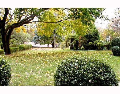 650 Ridgeview Drive Mt. Lebanon, PA 15228 - Photo 3 of 8 Yard/Garden.