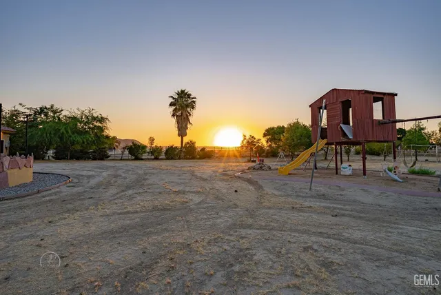 $1,350,000 | Undisclosed Address, Bakersfield, CA 93308