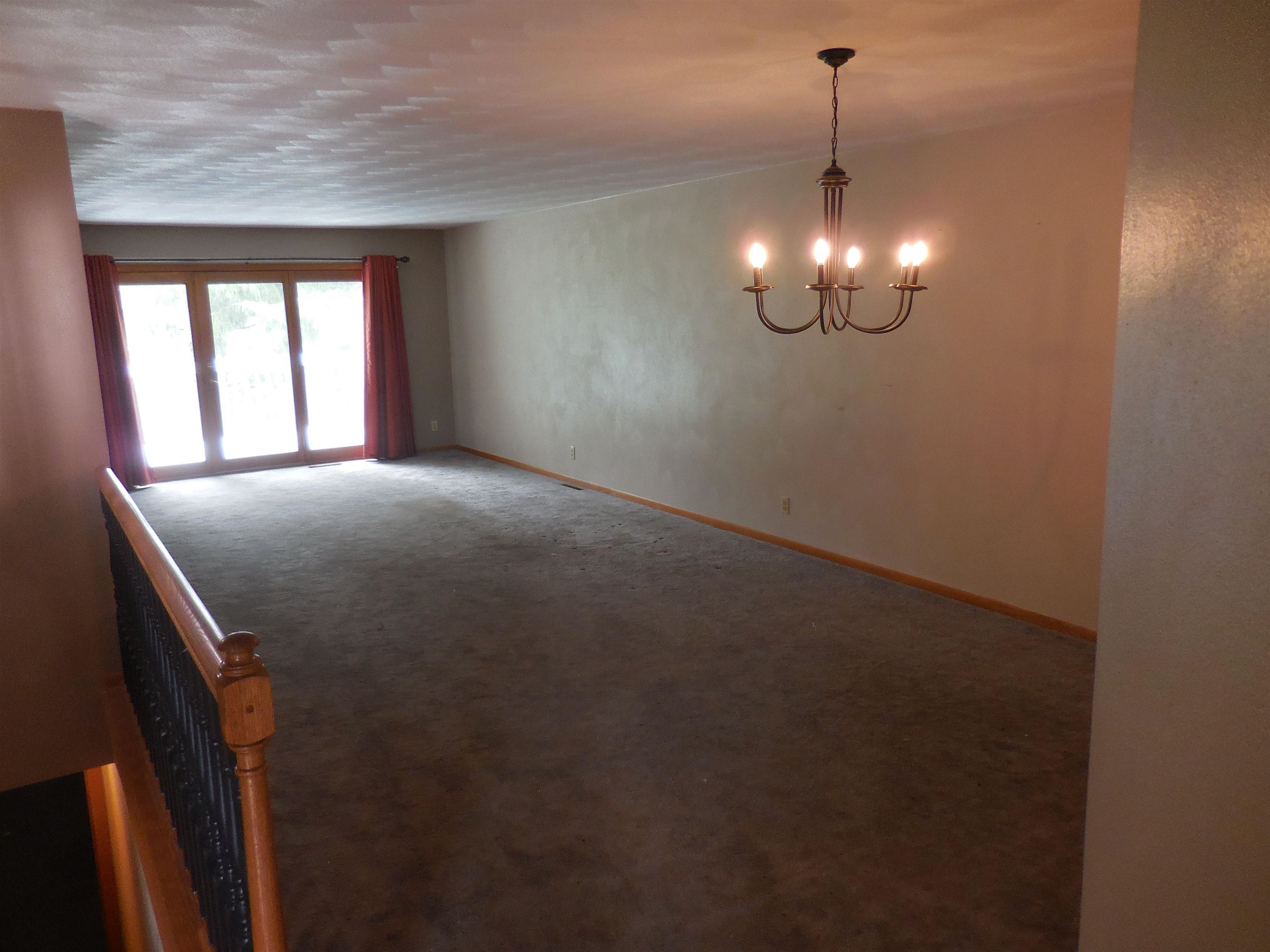 1318 South Trainer Road Rockford, IL 61108 - Photo 3 of 18