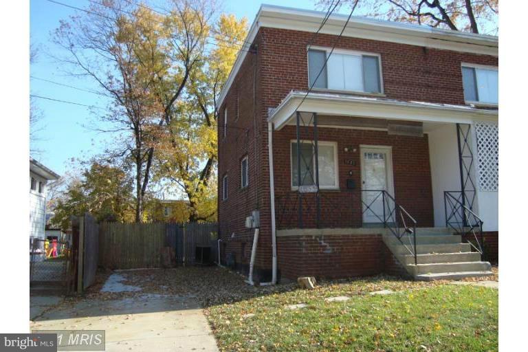 1023 Ruatan Street Silver Spring, MD 20903 - Photo 1 of 15 Exterior (Front)