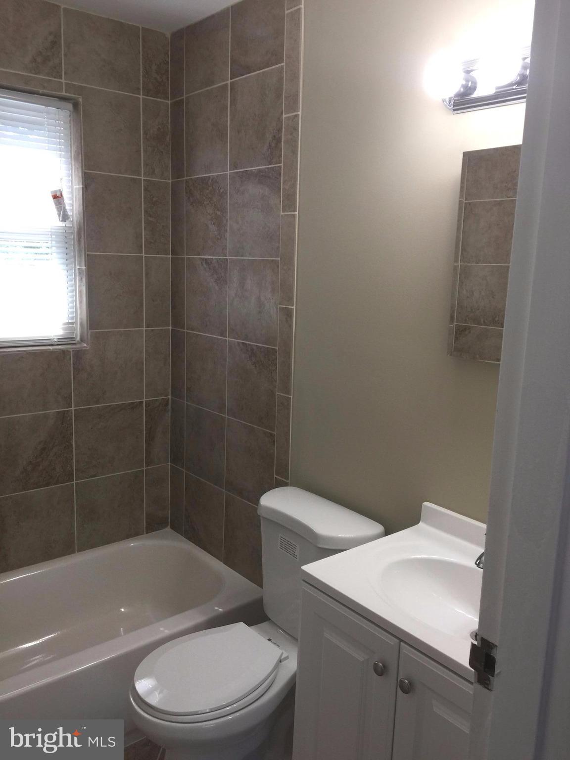 1023 Ruatan Street Silver Spring, MD 20903 - Photo 6 of 15 Bath