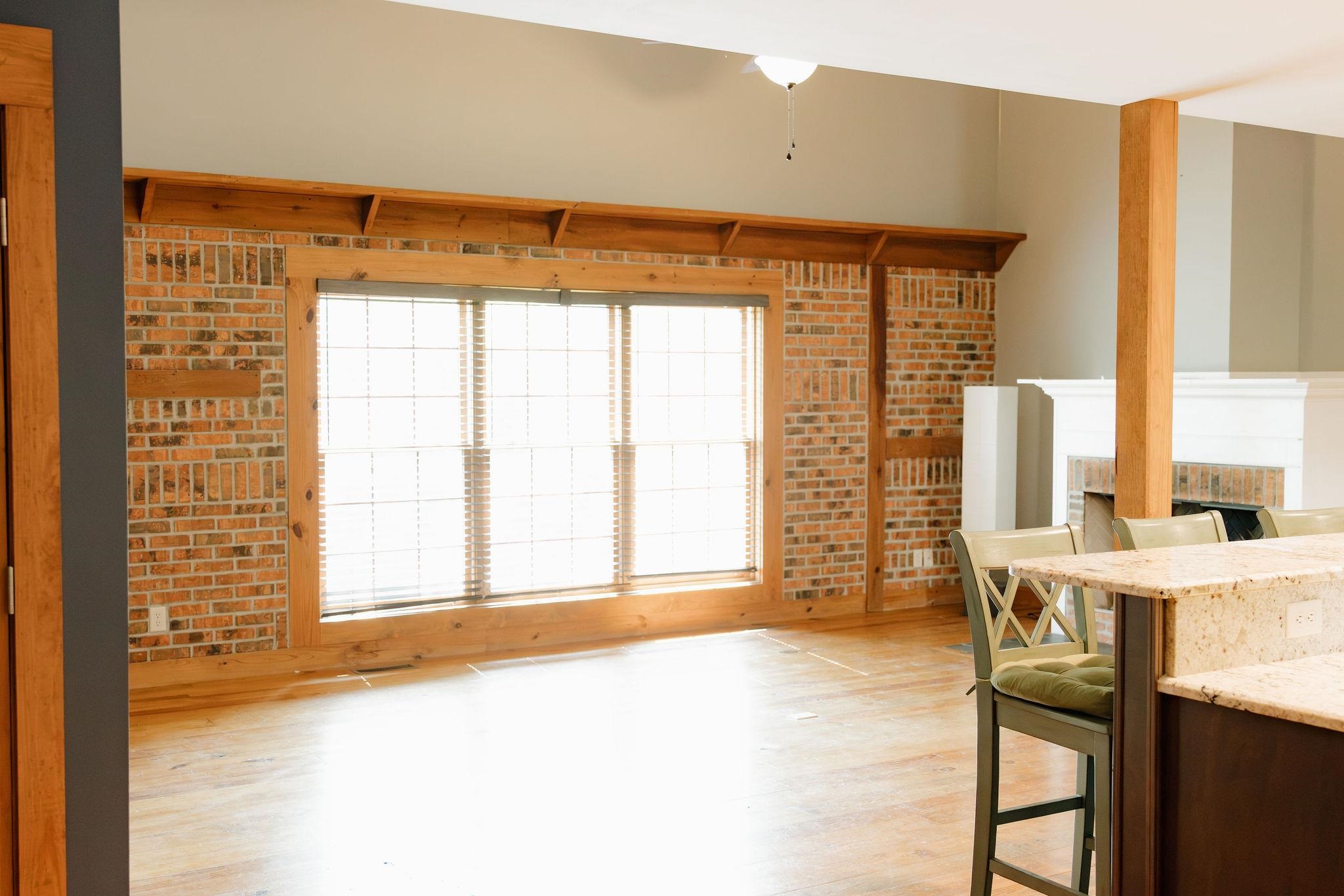 911 Ridgewood Drive Quincy, IL 62301 - Photo 3 of 22 Gallery Image 3