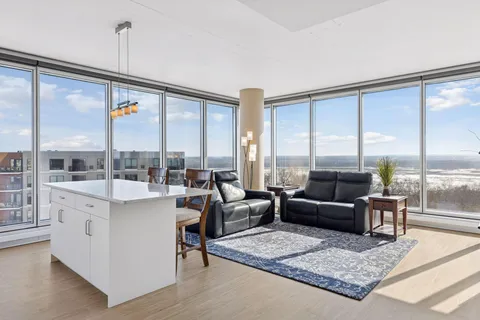 $379,900 | 8151 33rd Avenue South, Unit 706, Bloomington, MN 55425