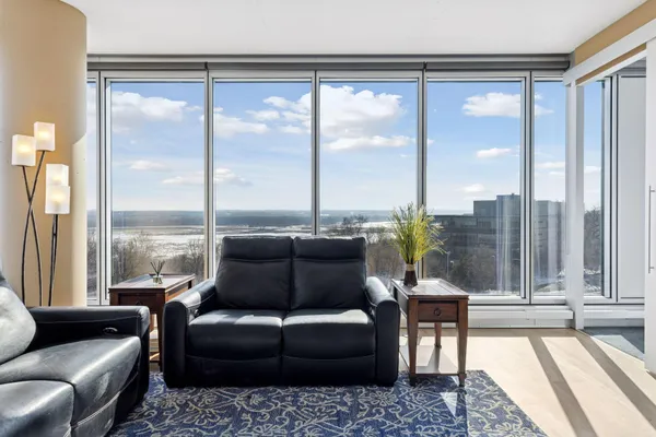 $349,900 | 8151 33rd Avenue South, Unit 706, Bloomington, MN 55425