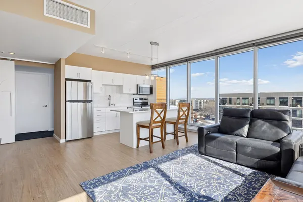 $349,900 | 8151 33rd Avenue South, Unit 706, Bloomington, MN 55425