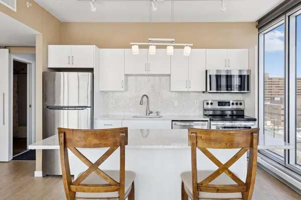 $349,900 | 8151 33rd Avenue South, Unit 706, Bloomington, MN 55425