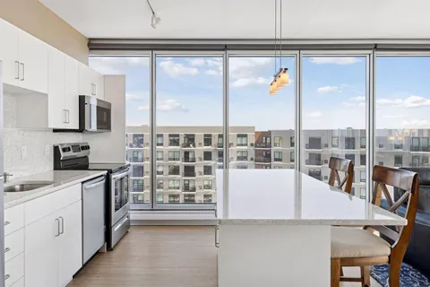 $379,900 | 8151 33rd Avenue South, Unit 706, Bloomington, MN 55425